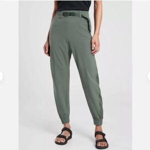 Athleta Quest Jogger 14